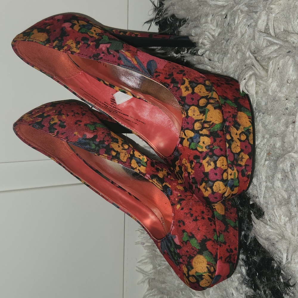 Red Heel Shoes size 6